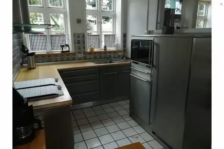 Eine der drei Küchen