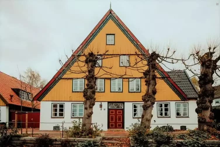 Giebelseite des Alten Fährhauses